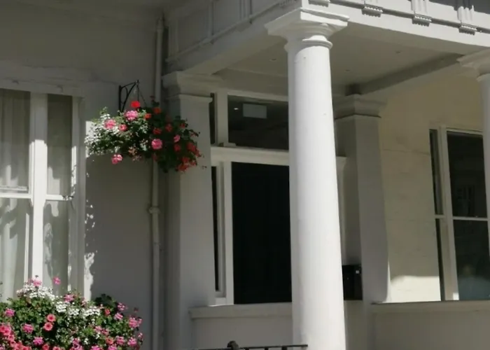 Sunny 1 Bedroom Flat In Central London